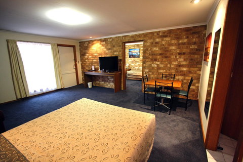 Clare Central - Accommodation Main Beach 15