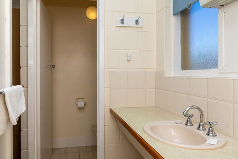 Blue Seas Motel - Accommodation Main Beach 9
