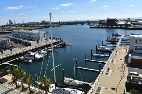Breakwater Apartment - Accommodation Main Beach 2