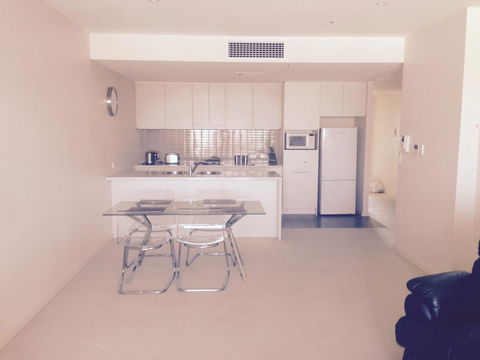 Breakwater Apartment - Accommodation Main Beach 10