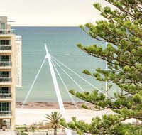 Beachside luxury  comfort ocean views in Glenelg - Accommodation Main Beach