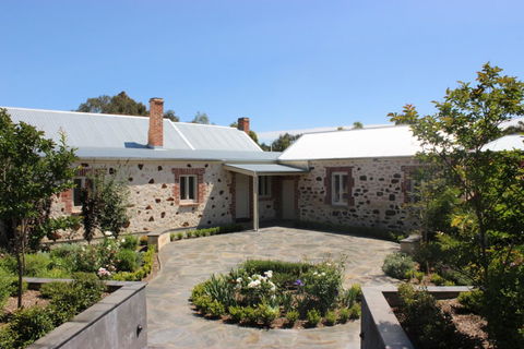 OXENBERRY FARM - Accommodation Main Beach 1