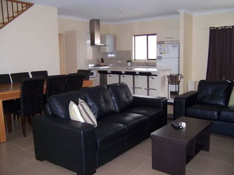 Relax On Par - Accommodation Main Beach 8
