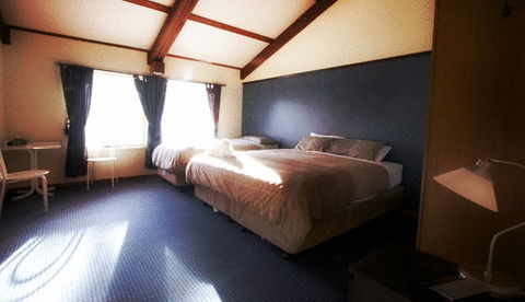 Snowy Gums Chalet - Accommodation Main Beach 11