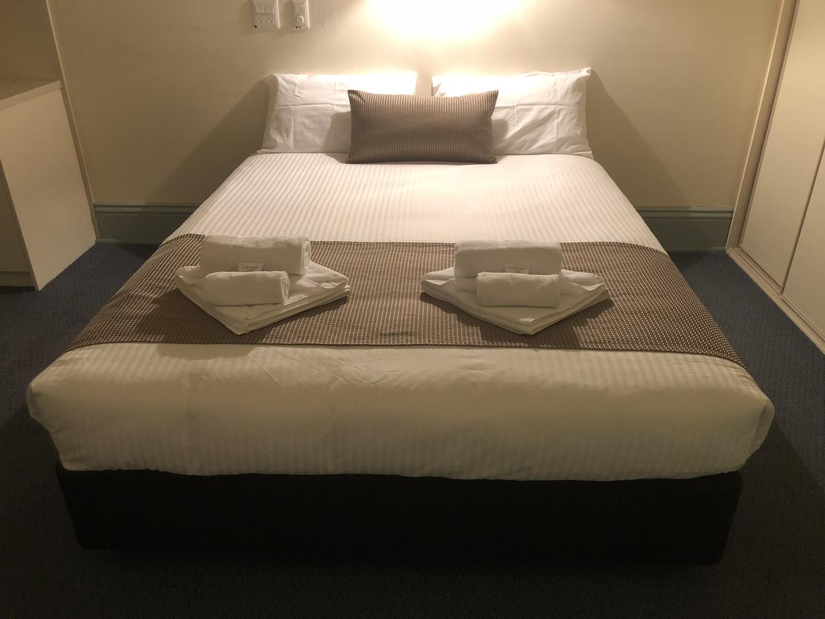  Accommodation Main Beach