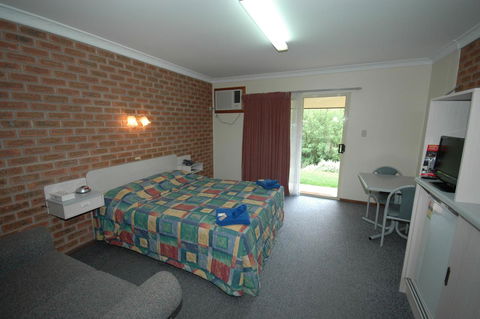 Burra Motor Inn - Accommodation Main Beach 39