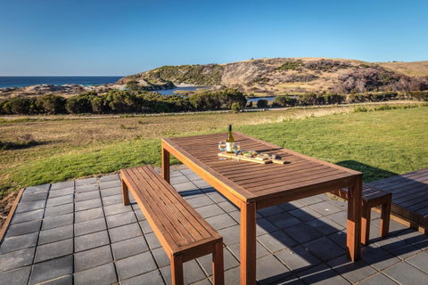 Middle River Beach House, Western House - Accommodation Main Beach 18
