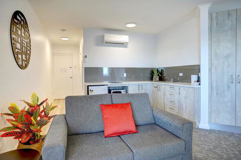 Limani Motel - Accommodation Main Beach 14