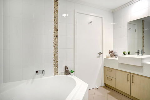 Limani Motel - Accommodation Main Beach 9