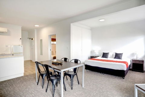 Limani Motel - Accommodation Main Beach 43