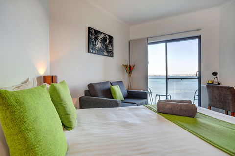 Limani Motel - Accommodation Main Beach 23