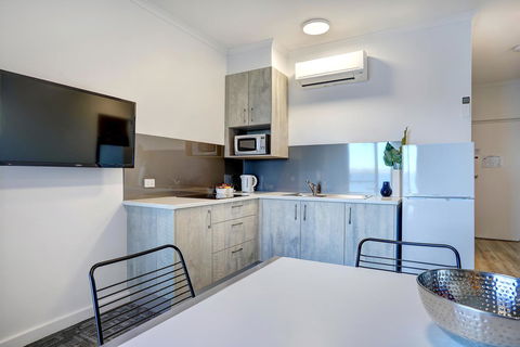 Limani Motel - Accommodation Main Beach 4