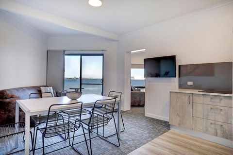 Limani Motel - Accommodation Main Beach 2