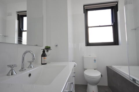 The One @ Henley Beach - Accommodation Main Beach 4