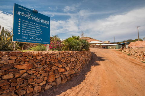 The Underground Motel - Accommodation Main Beach 24