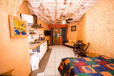 The Underground Motel - Accommodation Main Beach 18