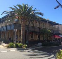 Grosvenor Hotel - Accommodation Main Beach