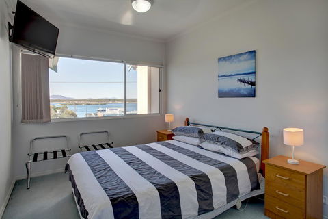 Bay Bliss - Accommodation Main Beach 11