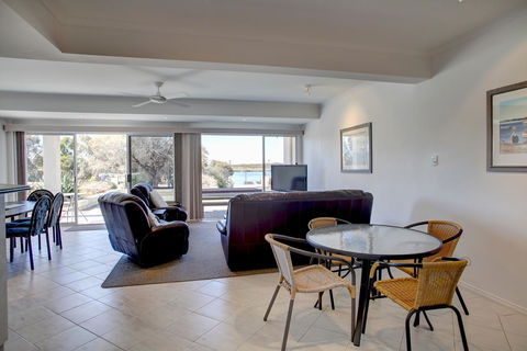 Bay Bliss - Accommodation Main Beach 8