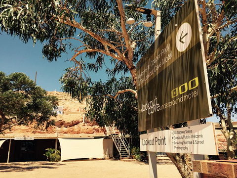 The Lookout Cave Underground Motel - Accommodation Main Beach 15
