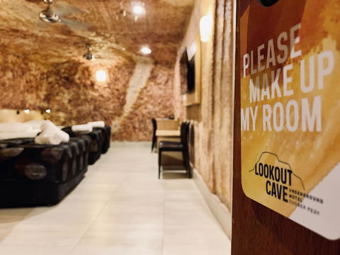 The Lookout Cave Underground Motel - Accommodation Main Beach 4