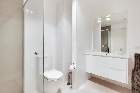 Light And Spacious, Stunning Views Of Adelaide - Accommodation Main Beach 9