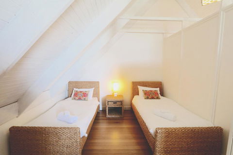 Caledonian Inn - Accommodation Main Beach 9
