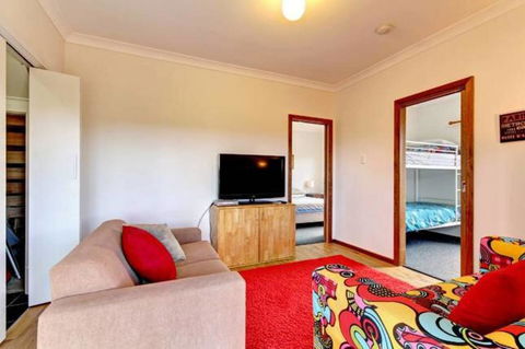 SeaWatch-Sea Views - Accommodation Main Beach 4