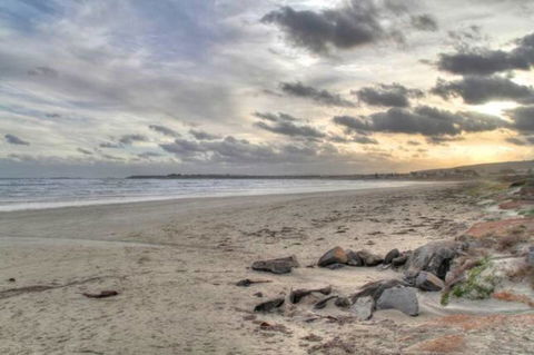 SeaWatch-Sea Views - Accommodation Main Beach 1