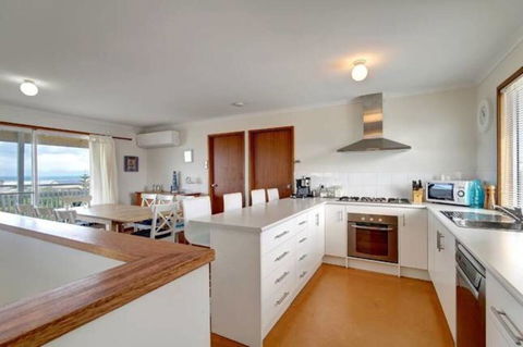 SeaWatch-Sea Views - Accommodation Main Beach 3