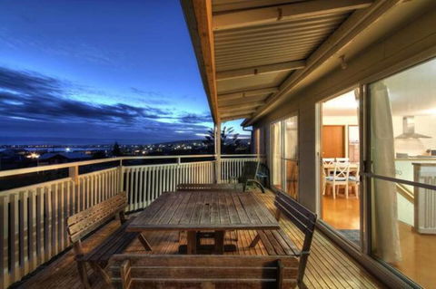 SeaWatch-Sea Views - Accommodation Main Beach 7