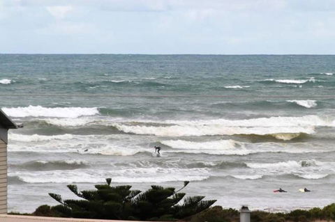 SeaWatch-Sea Views - Accommodation Main Beach 2