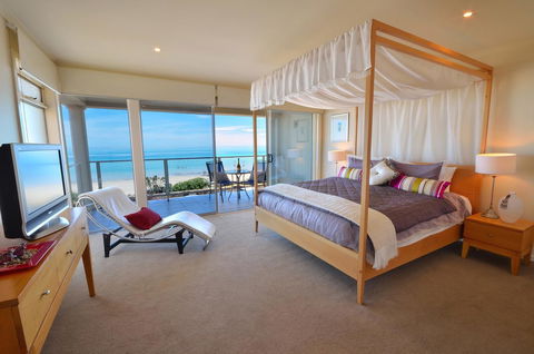 Adelaide Luxury Beach House - Accommodation Main Beach 2