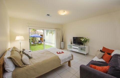 Adelaide Luxury Beach House - Accommodation Main Beach 33