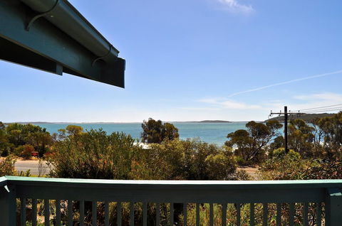 Dolphinview - Accommodation Main Beach 16