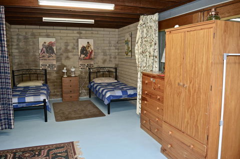 Dolphinview - Accommodation Main Beach 10