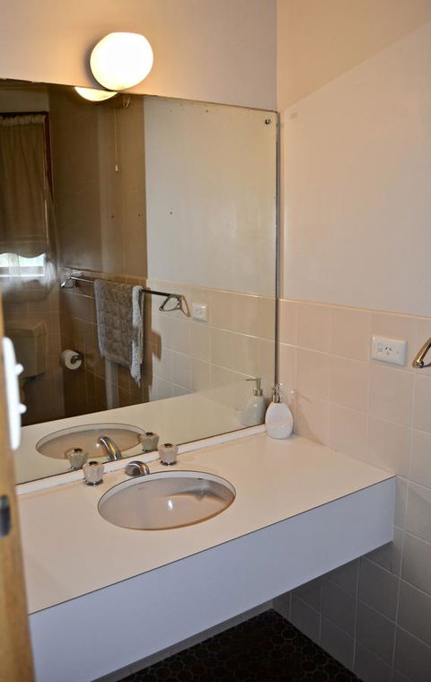 Dolphinview - Accommodation Main Beach 8