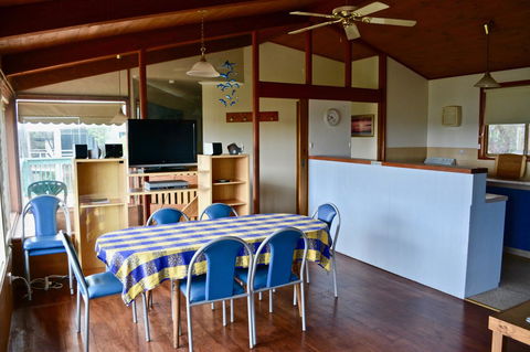 Dolphinview - Accommodation Main Beach 3