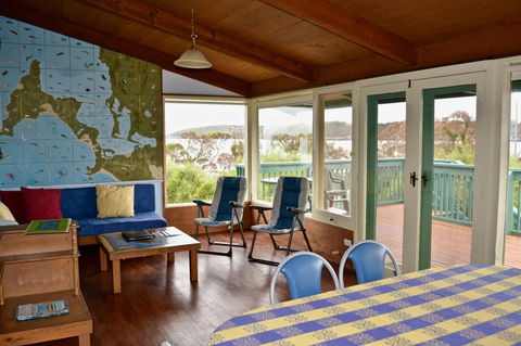 Dolphinview - Accommodation Main Beach 2