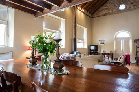 Clare Valley Heritage Retreat - Accommodation Main Beach 7