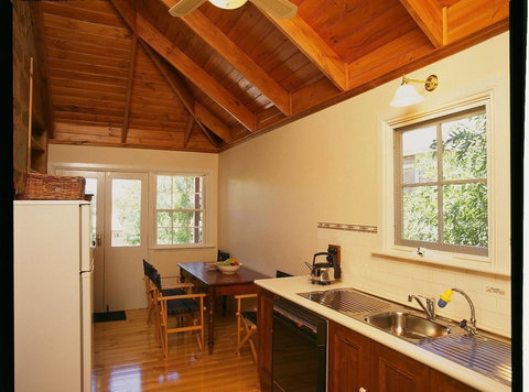 Clare Valley Heritage Retreat - Accommodation Main Beach 13