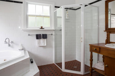 Clare Valley Heritage Retreat - Accommodation Main Beach 0