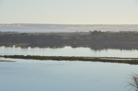 Of Stone & Wood Guesthouse - Accommodation Main Beach 19