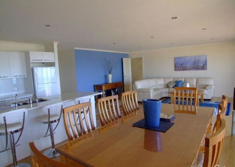 Rosie\'s - Accommodation Main Beach 2