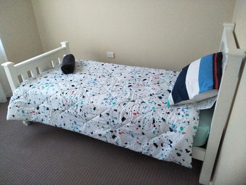 Super Central Location - Accommodation Main Beach 1