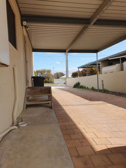 Super Central Location - Accommodation Main Beach 10