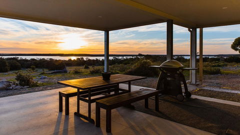 Southern Ocean Lookout - Accommodation Main Beach 12
