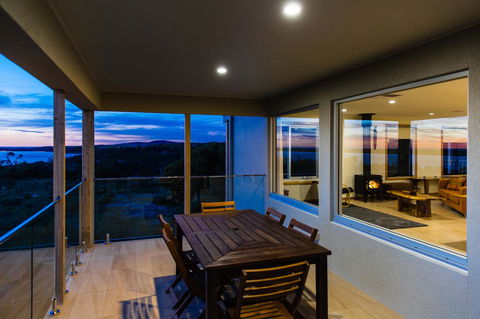Southern Ocean Lookout - Accommodation Main Beach 13