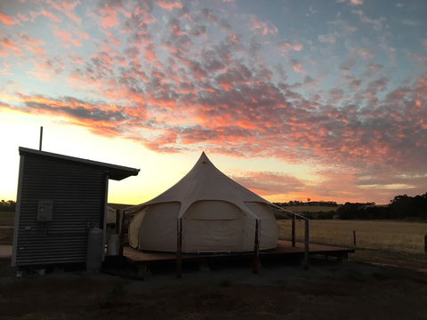 Bukirk Glamping & Fancy Coops - Accommodation Main Beach 24