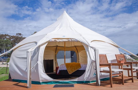 Bukirk Glamping & Fancy Coops - Accommodation Main Beach 3